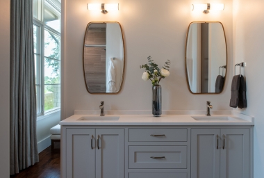 8525 Guest Vanity